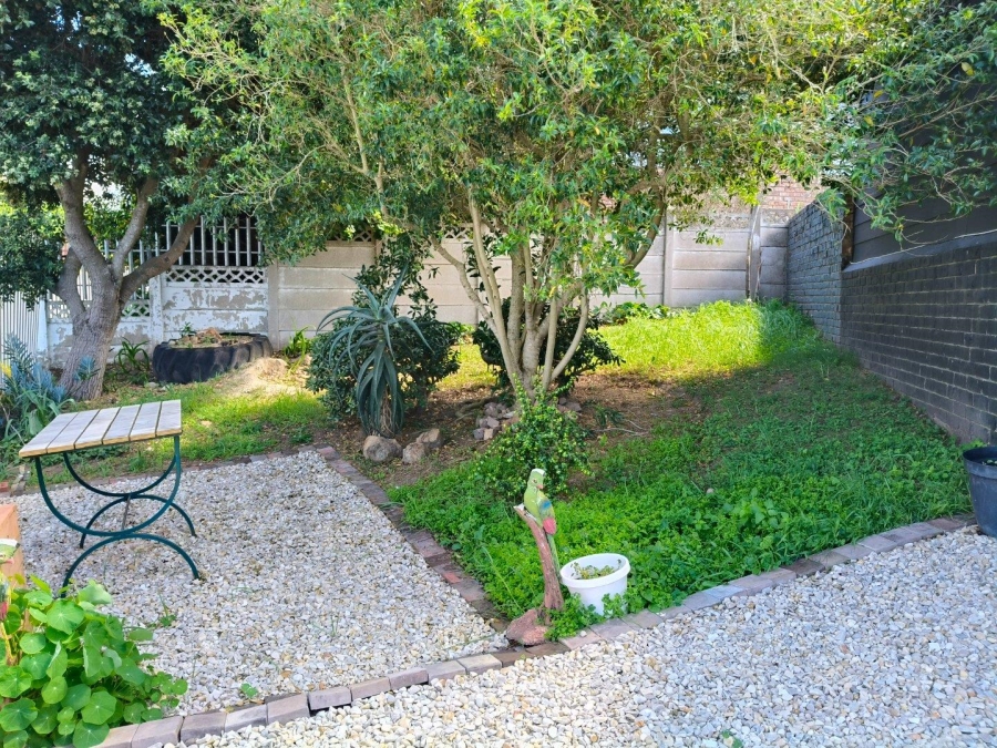 3 Bedroom Property for Sale in Wavecrest Eastern Cape